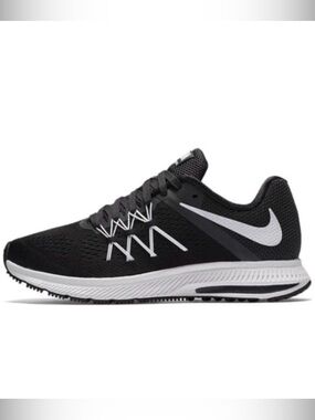 NIKE Womens Air Zoom Winflo 3 Black and White Athletic Running Shoe